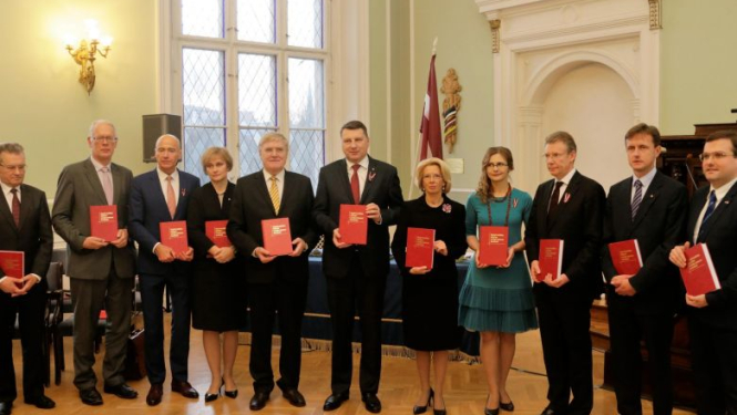 Valsts prezidents piedalās grāmatas “Nepārtrauktības doktrīna Latvijas vēstures kontekstā” atvēršanā