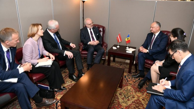 Valsts prezidents divpusējās sarunās aktualizē Moldovai un Austrijai nozīmīgus tematus