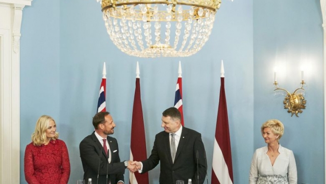 Valsts prezidenta Raimonda Vējoņa paziņojums presei pēc tikšanās ar Norvēģijas kroņprinci Hokonu un kroņprincesi Meti-Māritu