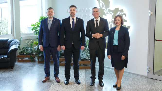 Valsts prezidents Edgars Rinkēvičs darba vizītē apmeklē Jelgavas novadu