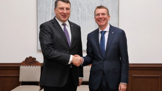 Valsts prezidents Raimonds Vējonis tiekas ar ārlietu ministru Edgaru Rinkēviču