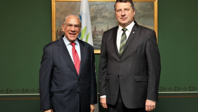 Valsts prezidents Rīgas pilī tiekas ar OECD ģenerālsekretāru