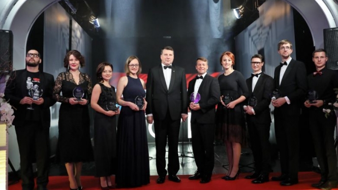 Valsts prezidents sveic projekta “JCI TOYP Latvia” laureātus