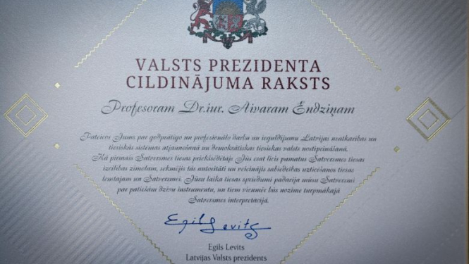 Valsts prezidents piešķir Cildinājuma rakstu Aivaram Endziņam 80 gadu jubilejā