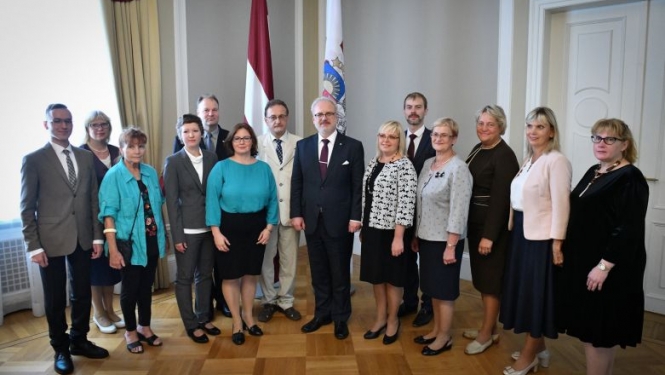 Valsts prezidents: sabiedrībā jāraisa diskusijas par jauno izglītības standartu