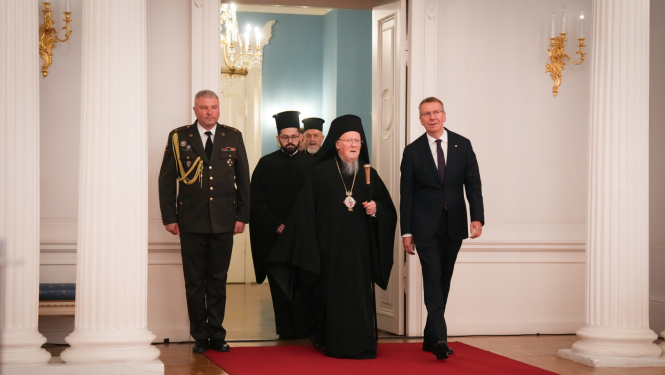 12.09.2025. Valsts prezidenta Edgara Rinkēviča tikšanās ar Konstantinopoles ekumenisko patriarhu Bartolomeju I Rīgas pilī, 