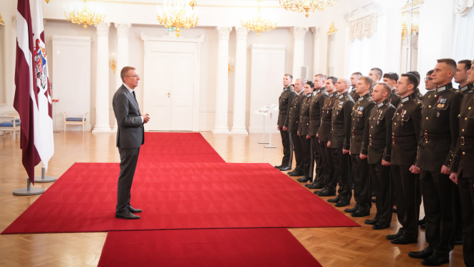 Valsts prezidents Edgars Rinkēvičs tiekas ar NBS Štāba bataljona Goda sardzes rotu
