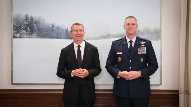 12.09.2025. Valsts prezidents Edgars Rinkēvičs tiekas ar NATO spēku Eiropā virspavēlnieku ģenerāli Aleksusu Gregoriju Grinkeviču