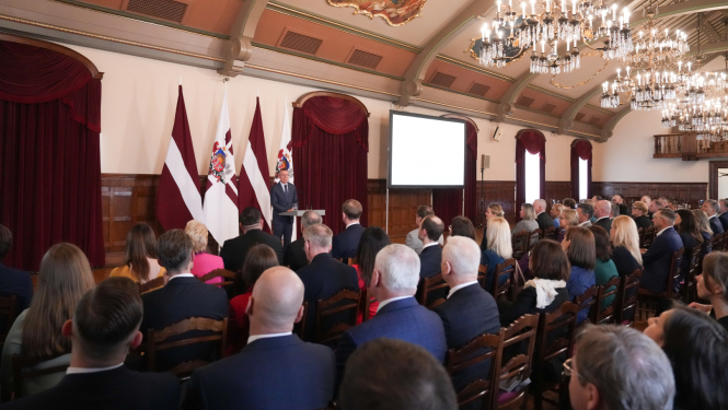 17.04.2025. Valsts prezidenta Edgara Rinkēviča dalība Valsts konkurētspējas komisijas pētījuma rezultātu prezentācijā “Latvijas lielie eksportējošie un inovatīvie uzņēmumi par konkurētspēju un uzņēmējdarbības vidi”