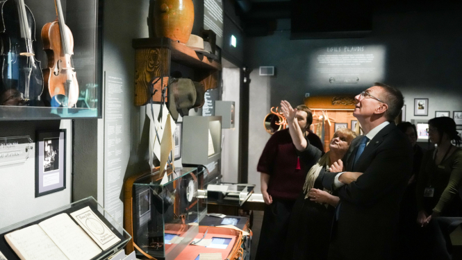 Valsts prezidents apmeklē Latvijas Nacionālo rakstniecības un mūzikas muzeju