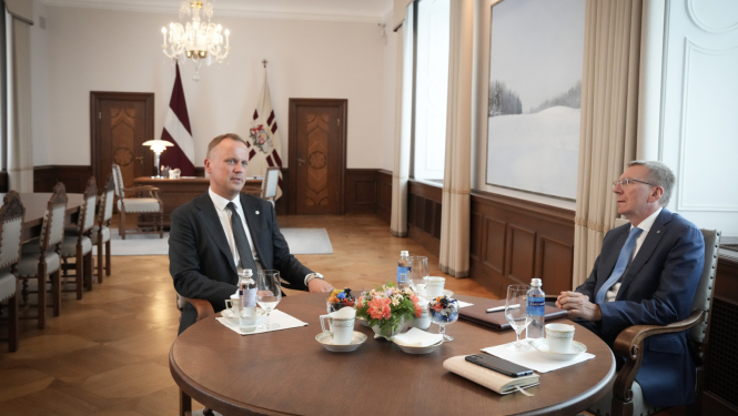 Valsts prezidents Edgars Rinkēvičs Rīgas pilī tiekas ar Saeimas frakcijas “Apvienotais saraksts” priekšsēdētāju Edgaru Tavaru