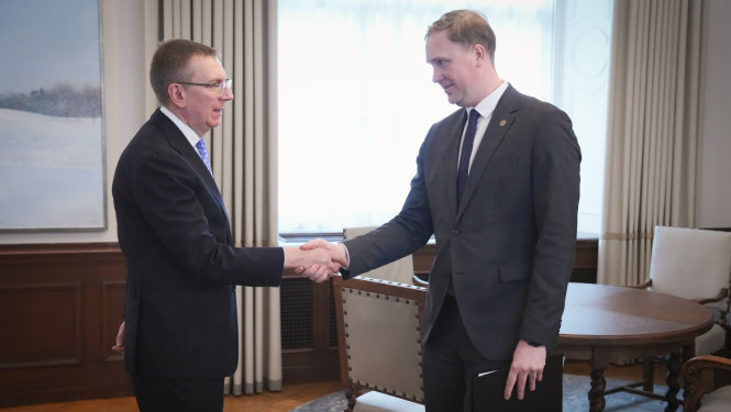 07.03.2025. Valsts prezidenta Edgara Rinkēviča tikšanās ar ekonomikas ministru Viktoru Valaini un Latvijas Investīciju un attīstības aģentūras direktori Ievu Jāgeri