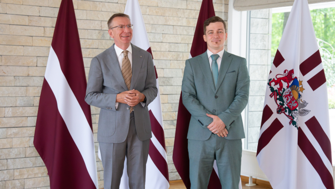 Valsts prezidents Edgars Rinkēvičs tiekas ar Centrālās vēlēšanu komisijas priekšsēdētāju Māri Zviedri