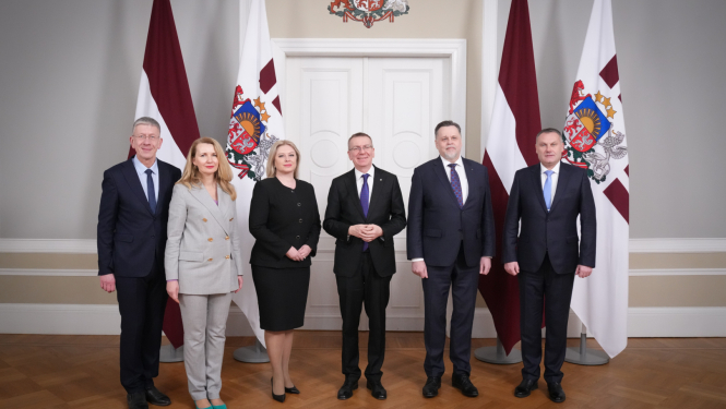Valsts prezidenta tikšanās ar Satversmes tiesas priekšsēdētāju I. Kucinu, Augstākās tiesas priekšsēdētāju A. Strupišu, tieslietu ministri I. Lībiņu-Egneri, Saeimas Juridiskās komisijas priekšsēdētāju A. Judinu un ģenerālprokuroru J. Stukānu.