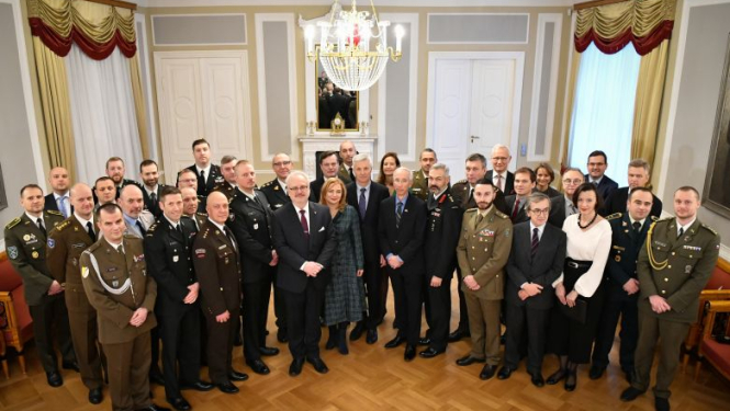 Valsts prezidents: NATO paplašinātā klātbūtne Latvijā ir spēcīgs solidaritātes piemērs