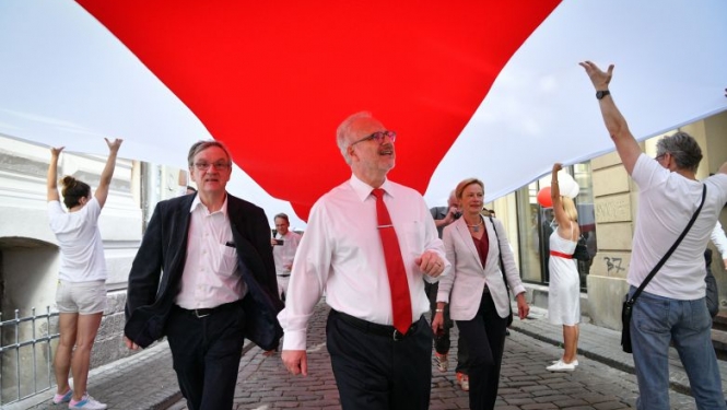 Valsts prezidents Egils Levits 23. augustā piedalījās pilsoniskās sabiedrības piketā, kas tika rīkots Baltkrievijas tautas demokrātiskās kustības atbalstam