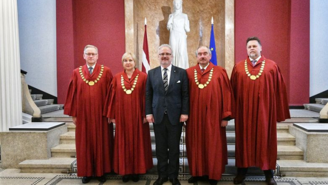 Valsts prezidents viesojas Augstākajā tiesā