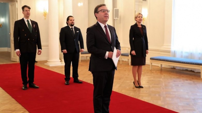 Valsts prezidents darbam Latvijā akreditē Čīles un Japānas vēstniekus