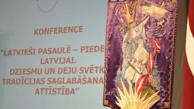 Valsts prezidents: Dziesmu un deju svētki palīdz latviešiem pasaulē saglabāt latviskās tradīcijas un valodu