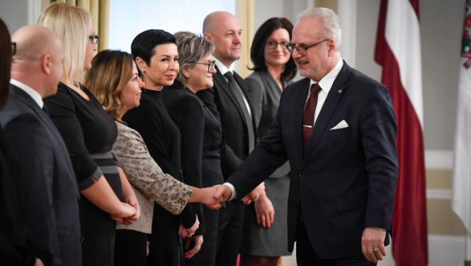 Valsts prezidents tiekas ar zvērinātu tiesu izpildītājiem