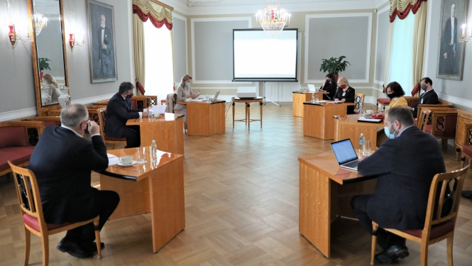 Sadarbības memoranda "Dators ikvienam bērnam" padomes pirmā sēde Rīgas pils Ģerboņu zālē