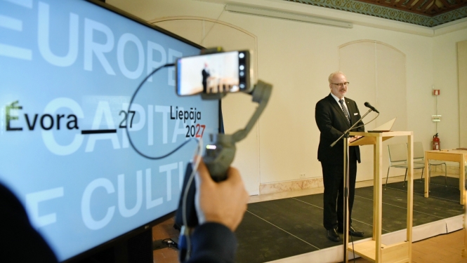 14.04.2023. Saprašanās memoranda parakstīšana starp 2027. gada Eiropas kultūras galvaspilsētām - Evoru un Liepāju. Foto: Valsts prezidents Egils Levits sniedz uzrunu. 