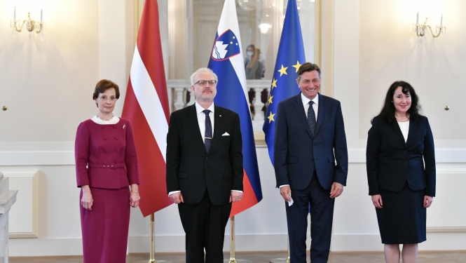 Valsts prezidents Egils Levits, Andra Levite kopā ar Slovēnijas prezidentu un kundzi