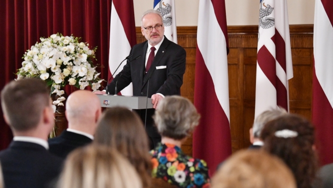 18.11.2022. Valsts prezidents Egils Levits svinīgā ceremonijā pasniedz Latvijas valsts augstākos apbalvojumus
