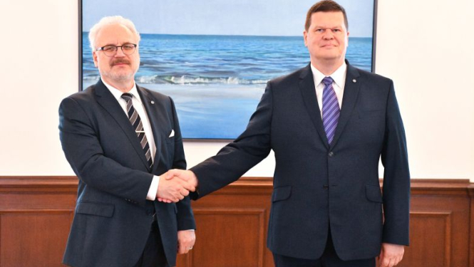 Valsts prezidents tiekas ar zemkopības ministru Kasparu Gerhardu
