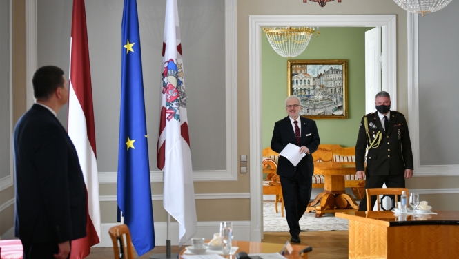 Sarunas dalībnieki Rīgas pils Ģerboņu zālē
