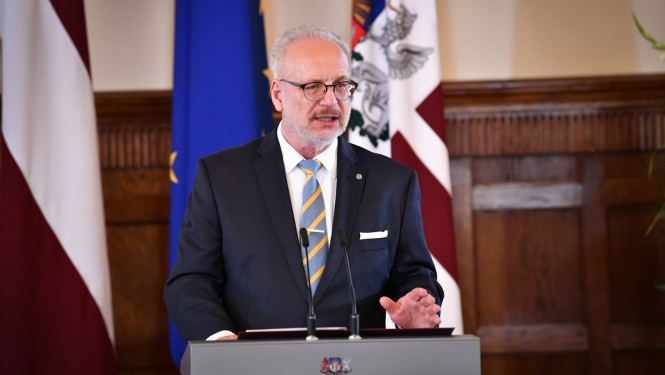 Valsts prezidents Egils Levits piedalās ikgadējā Ata Kronvalda balvas, ceļojošās balvas “Lielā Pūce” un “Mazā Pūce” pasniegšanas ceremonijā 2022. gada 24. augustā 