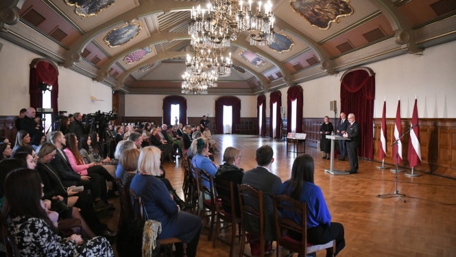 21.03.2023. Valsts prezidents Egils Levits Rīgas pils svētku zālē uzrunā Lielā Talka projekta koordinātorus un atbalstītājus. 