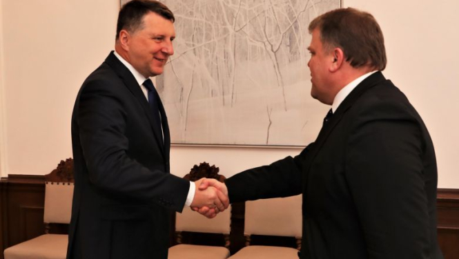 Valsts prezidents: būtiski, lai valsts un pašvaldību līmenī Latvijas attīstībai izšķiroši jautājumi tiktu risināti valstiski