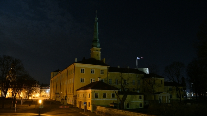 Rīgas pils tumsā