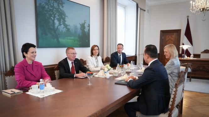 25.10.2024. Valsts prezidenta Edgara Rinkēviča tikšanās ar veselības ministru Hosamu Abu-Meri