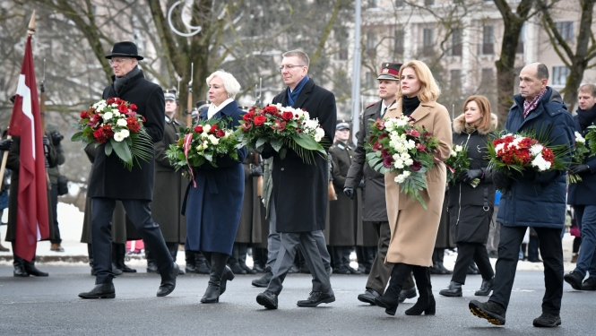 20.01.2024. Ziedu nolikšanas ceremonija pie Brīvības pieminekļa un piemiņas vietās Bastejkalnā, godinot 1991. gada barikāžu aizstāvjus