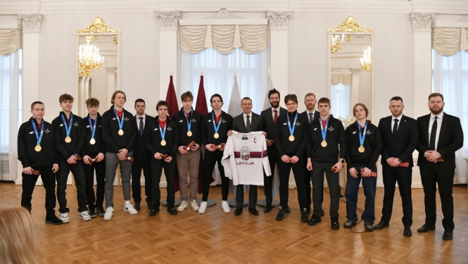15.02.2024. Valsts prezidenta Edgara Rinkēviča tikšanās ar Pasaules Jaunatnes ziemas olimpisko spēļu Latvijas delegācijas dalībniekiem un godalgoto sportistu sveikšana