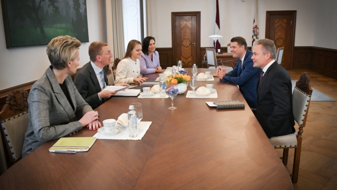 25.10.2023. 25.10.2023. Valsts prezidenta Edgara Rinkēviča tikšanās ar Latvijas Meža īpašnieku biedrības un Latvijas Kokrūpniecības federācijas pārstāvjiem.