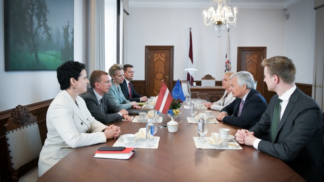11.09.2023. Valsts prezidenta Edgara Rinkēviča tikšanās ar Eiropas Savienības komisāru tieslietu jautājumos Didjē Reindersu (Didier Reyenders)