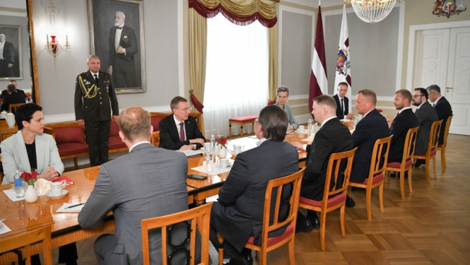 05.09.2023. Valsts prezidenta Edgara Rinkēviča tikšanās ar Saeimas priekšsēdētāju Edvardu Smiltēnu un Saeimas frakciju vadītājiem