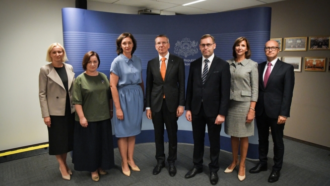 kopbilde ar Valsts kontroles pārstāvjiem