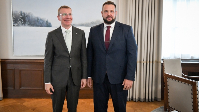 03.08.2023. Valsts prezidents Edgars Rinkēvičs tiekas ar satiksmes ministru Jāni Vitenbergu