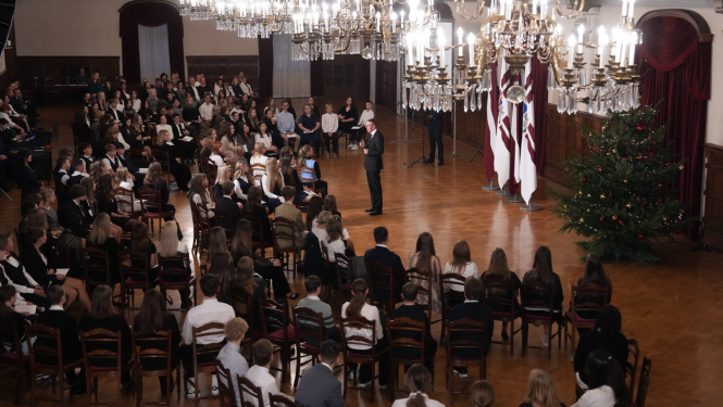04.12.2024. Latvijas Republikas proklamēšanas 106.gadadienai veltītā skolēnu radošo darbu konkursa dalībnieku viesošanās Rīgas pilī