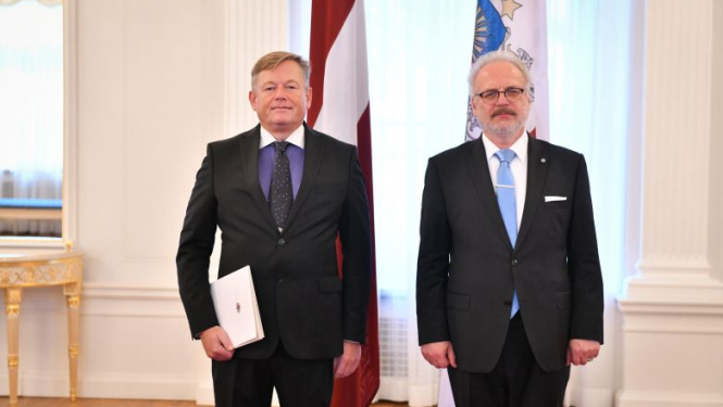 Valsts prezidents pasniedz akreditācijas vēstuli Latvijas Republikas ārkārtējam un pilnvarotajam vēstniekam Apvienotajos Arābu Emirātos