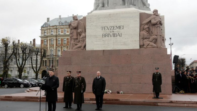Valsts prezidenta uzruna militārajā parādē par godu Lāčplēša dienai pie Brīvības pieminekļa