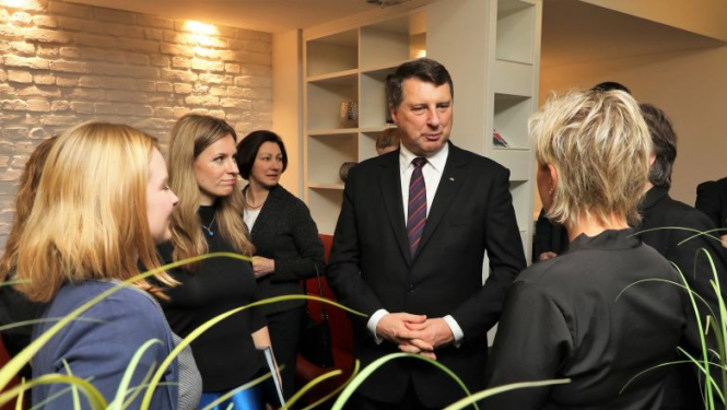 Valsts prezidents Raimonds Vējonis un Iveta Vējones kundze Hamburgā tiekas ar diasporas pārstāvjiem