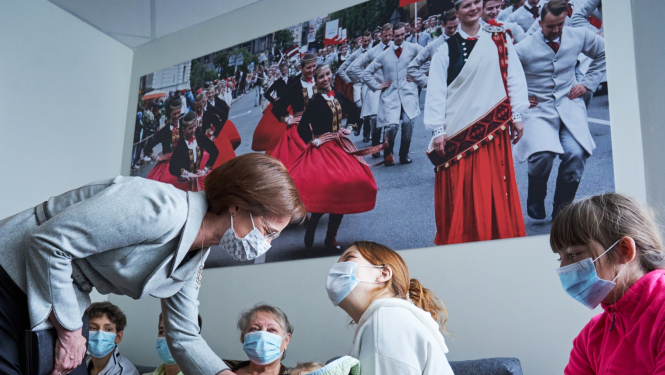 Andra Levites kundze tiekas ar bēģļiem no Ukrainas 