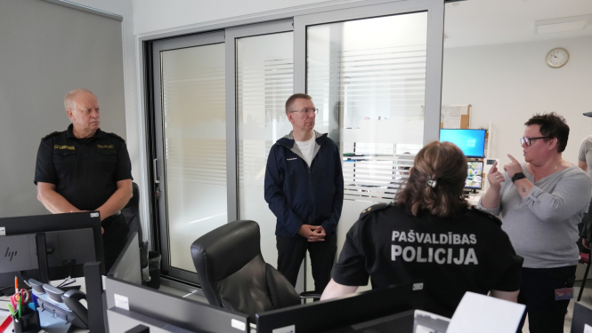 31.07.2024. Valsts prezidents Edgars Rinkēvičs apmeklē Jelgavas valstspilsētu un Kalnciema pagastu, lai iepazītos ar vētras un lietavu seku novēršanas darbiem