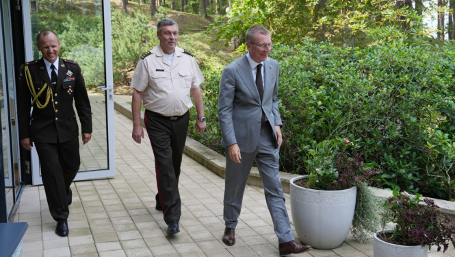 31.07.2024. Valsts prezidenta Edgara Rinkēviča tikšanās ar Nacionālo bruņoto spēku komandieri Leonīdu Kalniņu