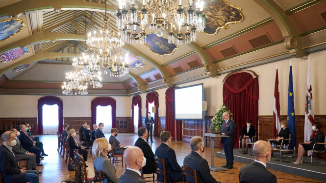 skats uz konferences norisi